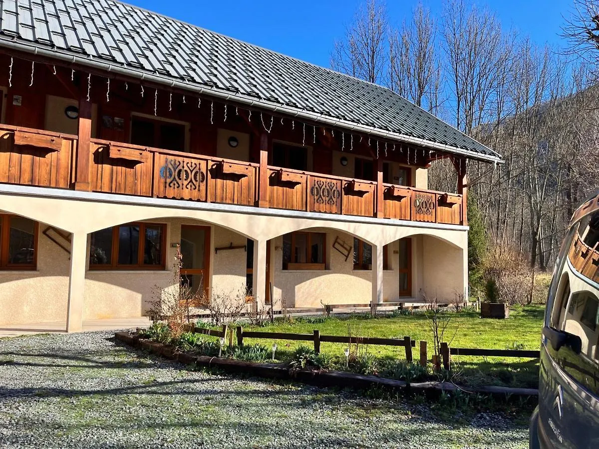 Le Bourg-dʼOisansLe Catelan别墅 木屋